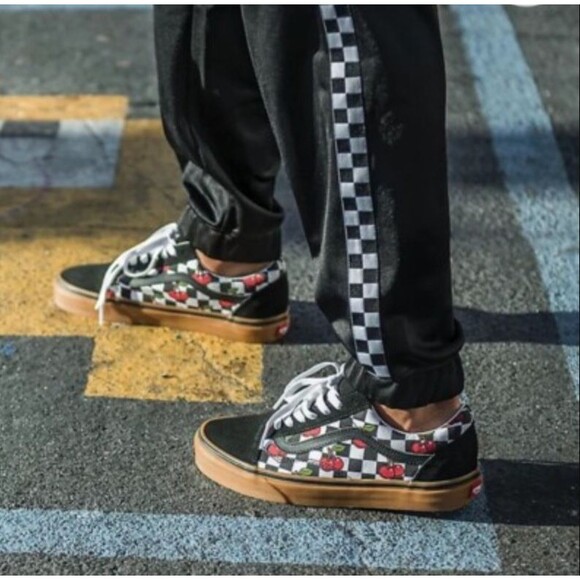 Vans 6 Cherry Checkered Sneaker Skater Shoes Men's Size 4.5 slip on - Picture 2 of 12
